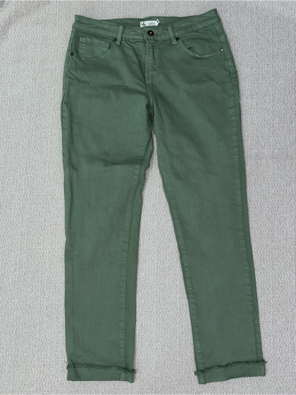 Carve Designs sage fatigue green Carson organic cotton jeans pants raw hem sz 8